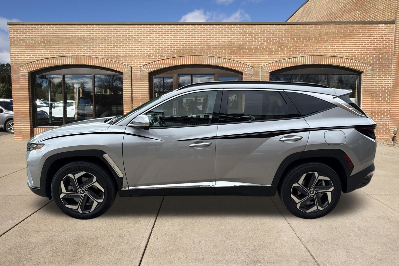 Used 2022 Hyundai Tucson Limited w/ Cargo Package AWD/4WD image 7