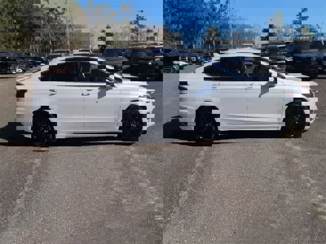 Used 2019 Ford Fusion SE w/ Equipment Group 151A image 9