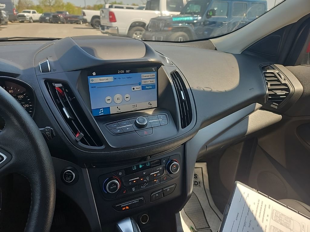 Used 2019 Ford Escape SEL image 19