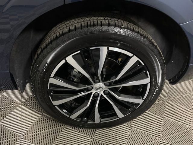 Certified 2025 Volvo XC60 B5 Plus image 41