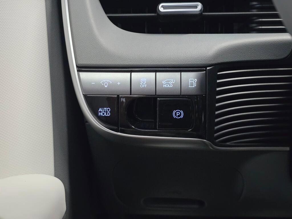 New 2026 Hyundai Ioniq 5 SEL image 25