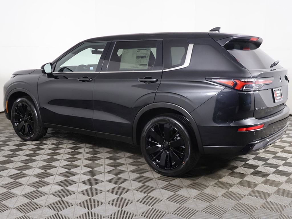 New 2026 Mitsubishi Outlander LE AWD/4WD image 15