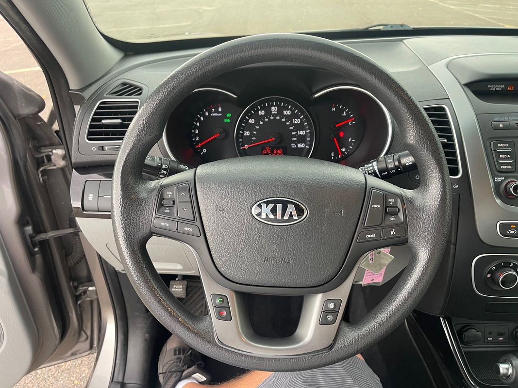 Used 2015 Kia Sorento LX image 26