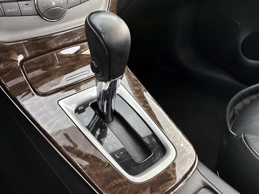 Used 2014 Nissan Sentra SL w/ Premium Package FWD image 30