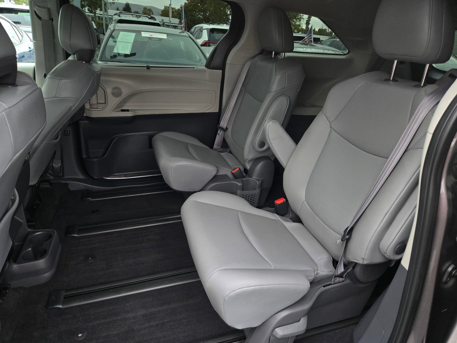 Certified 2021 Toyota Sienna XLE w/ XLE Plus Package AWD/4WD image 11
