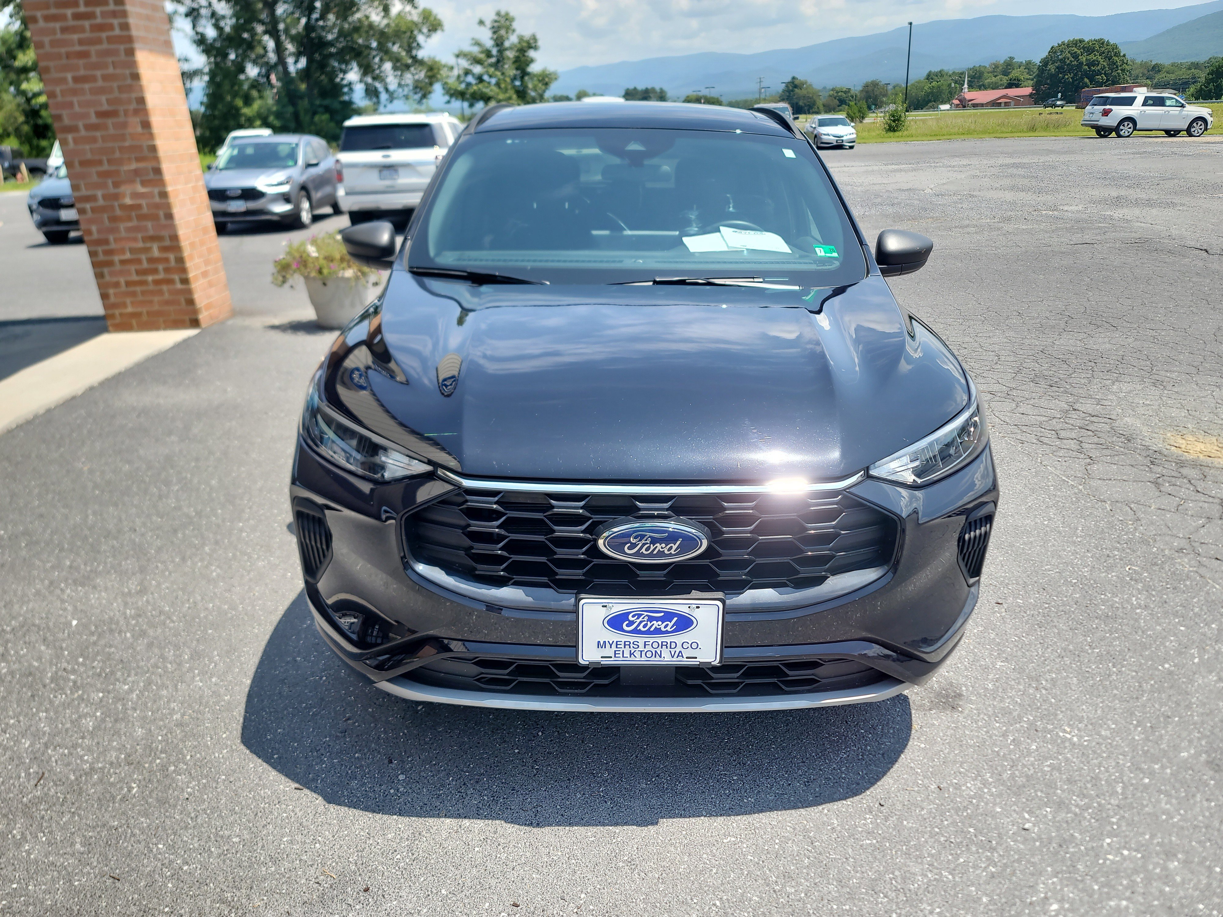 Used 2023 Ford Escape ST-Line w/ Tech Pack #1 image 3