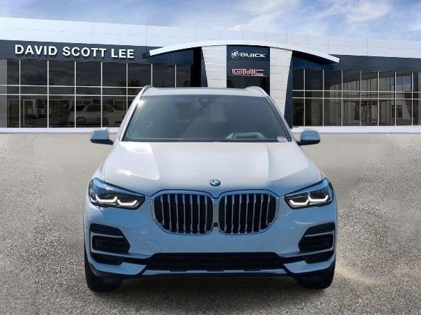 Used 2023 BMW X5 xDrive40i w/ Premium Package image 2