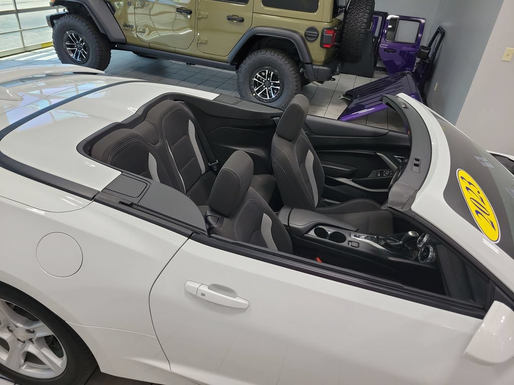 Used 2023 Chevrolet Camaro LT RWD image 17