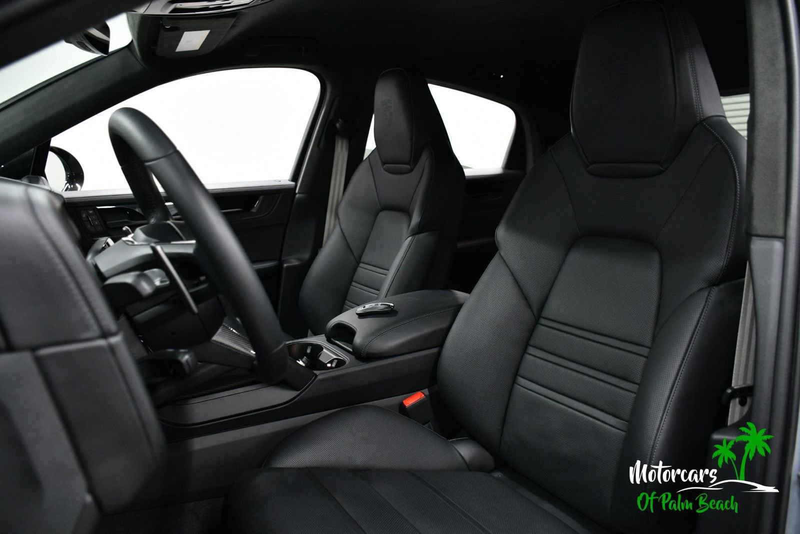 Used 2024 Porsche Cayenne Turbo GT image 28