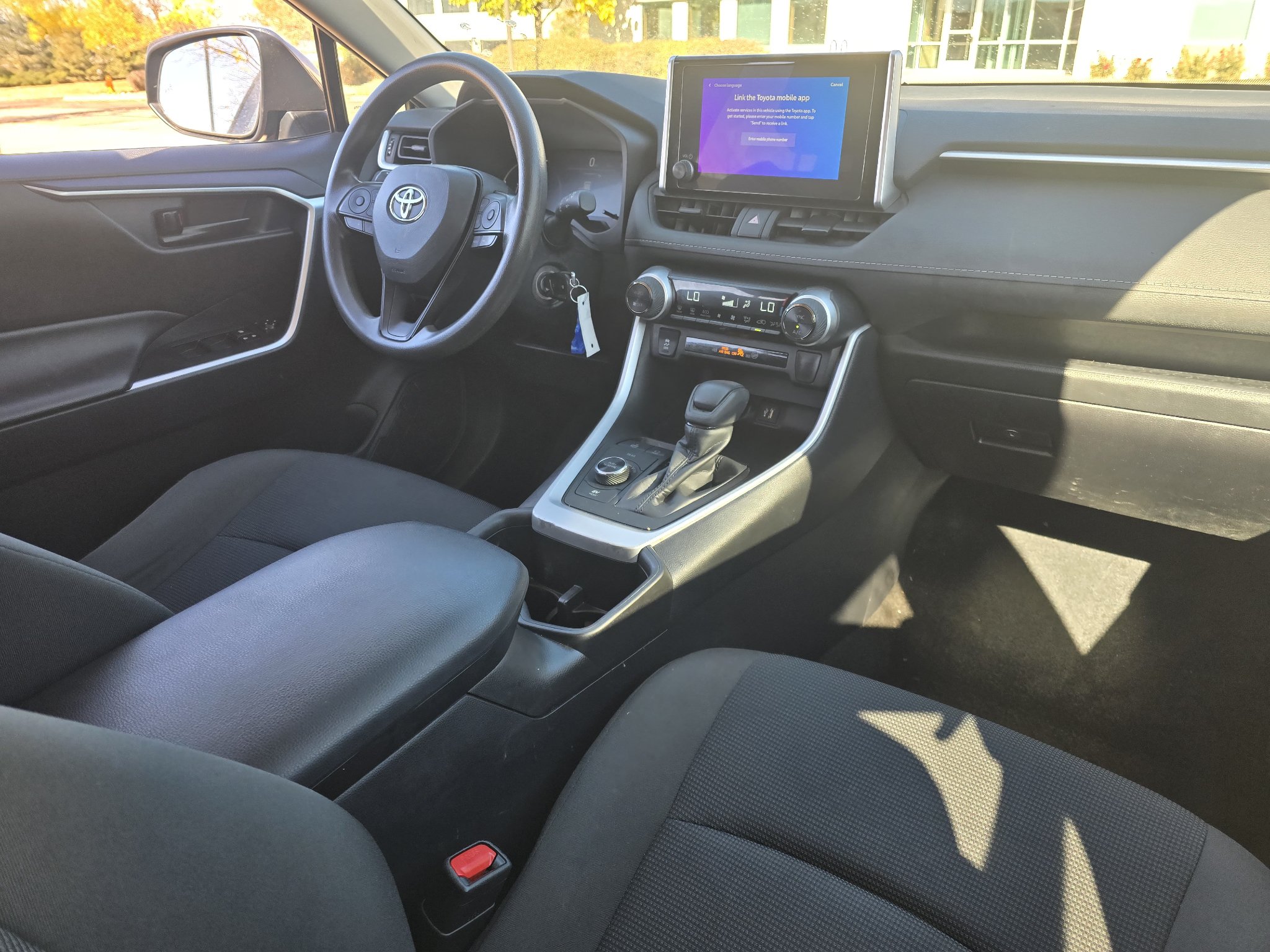 Used 2024 Toyota RAV4 LE AWD/4WD image 27