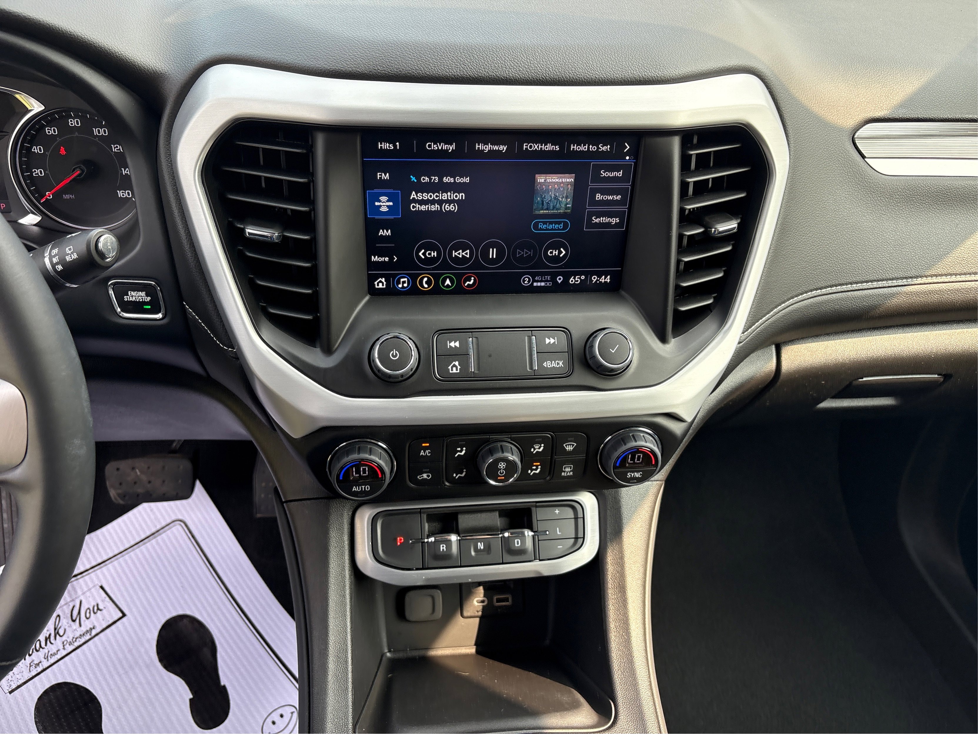 Used 2023 GMC Acadia SLT image 16