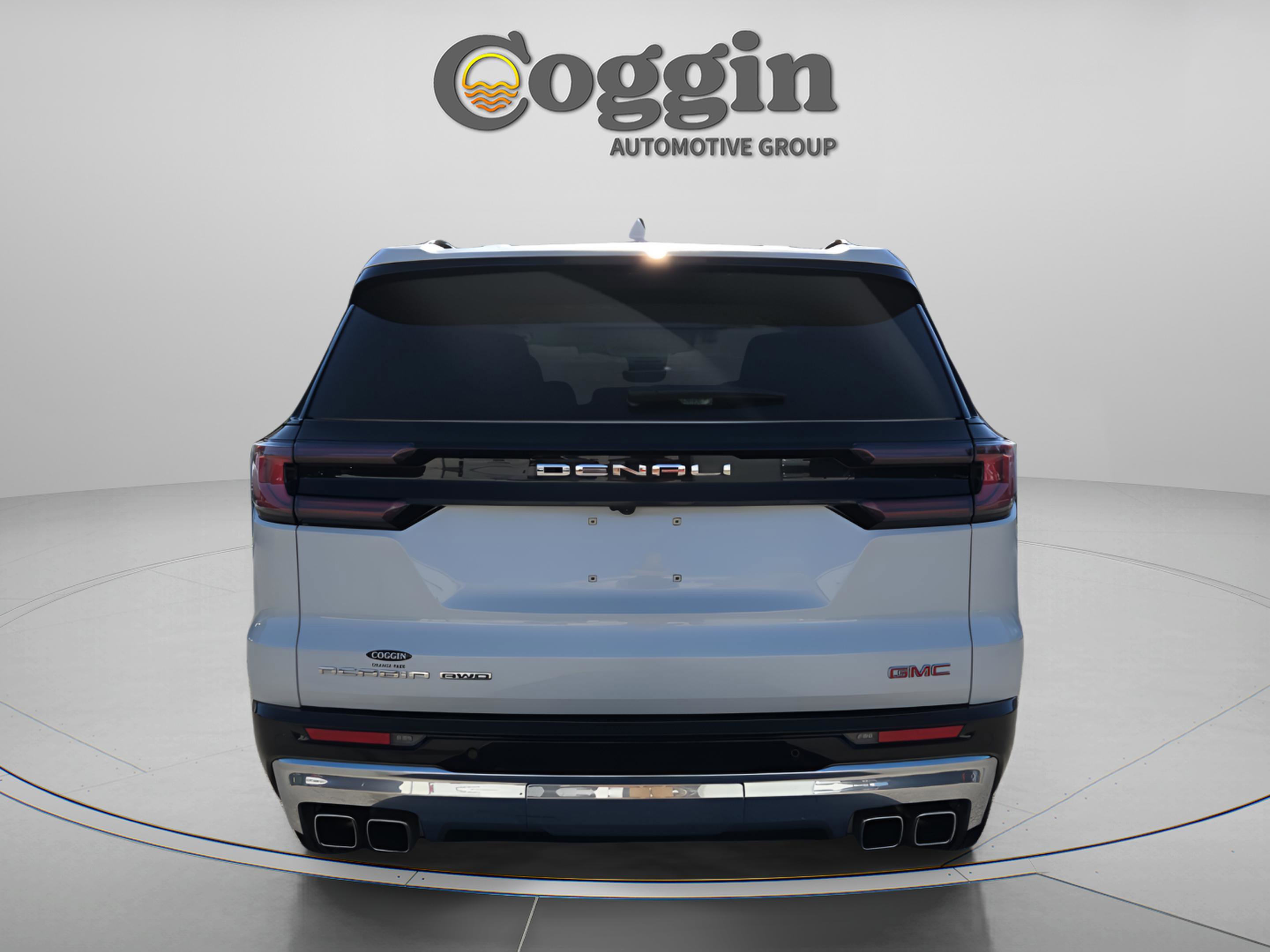 Used 2024 GMC Acadia Denali w/ Super Cruise Package image 4