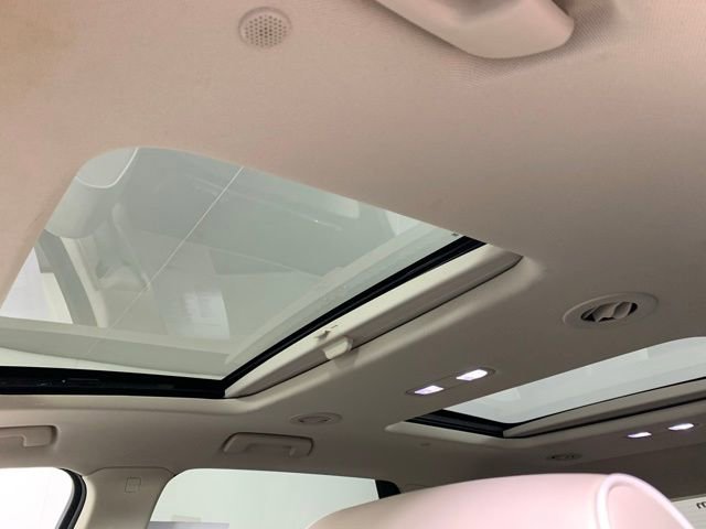 Used 2022 Buick Enclave Avenir w/ Avenir Technology Package image 6