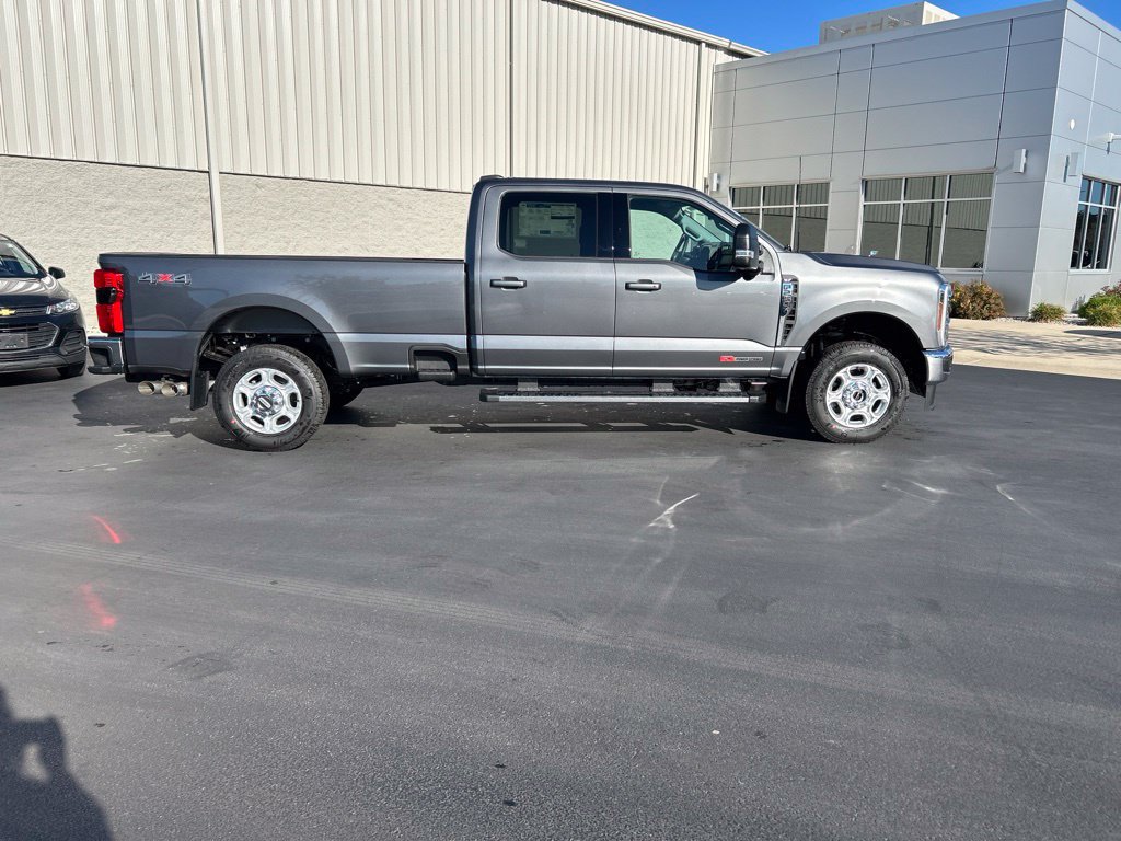 New 2026 Ford F250 XLT w/ XLT Premium Package AWD/4WD image 7