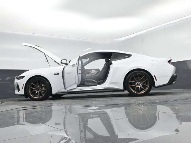 Used 2025 Ford Mustang GT Premium RWD image 70