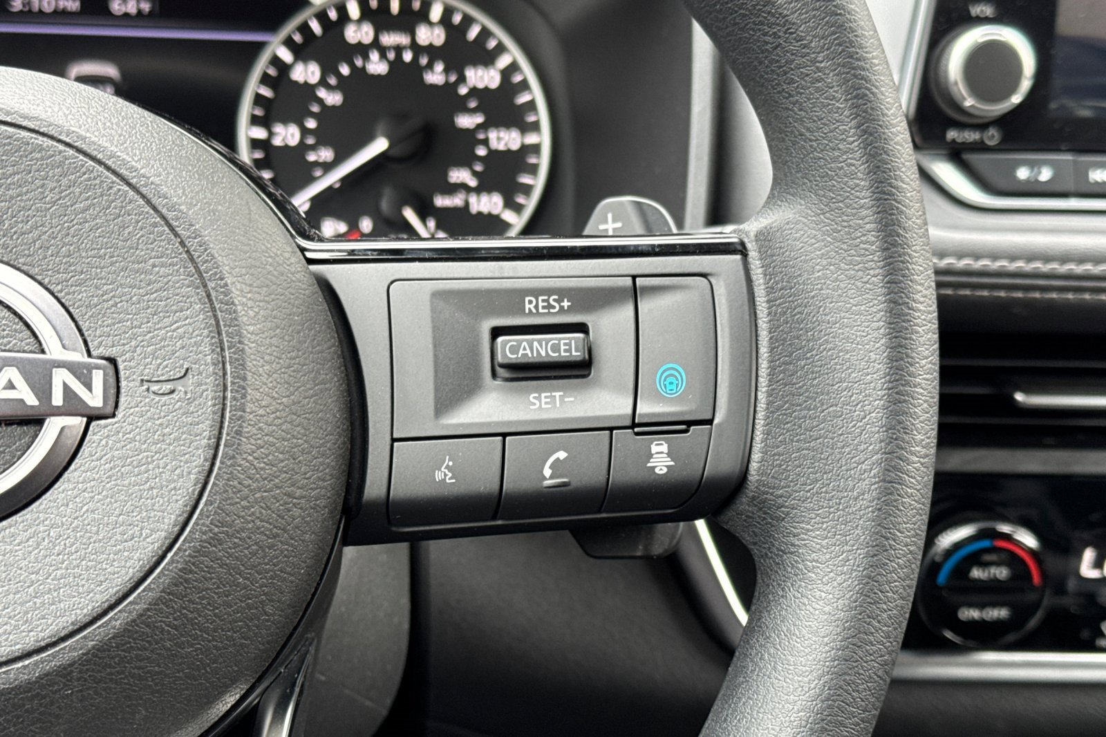 Certified 2023 Nissan Rogue SV image 28