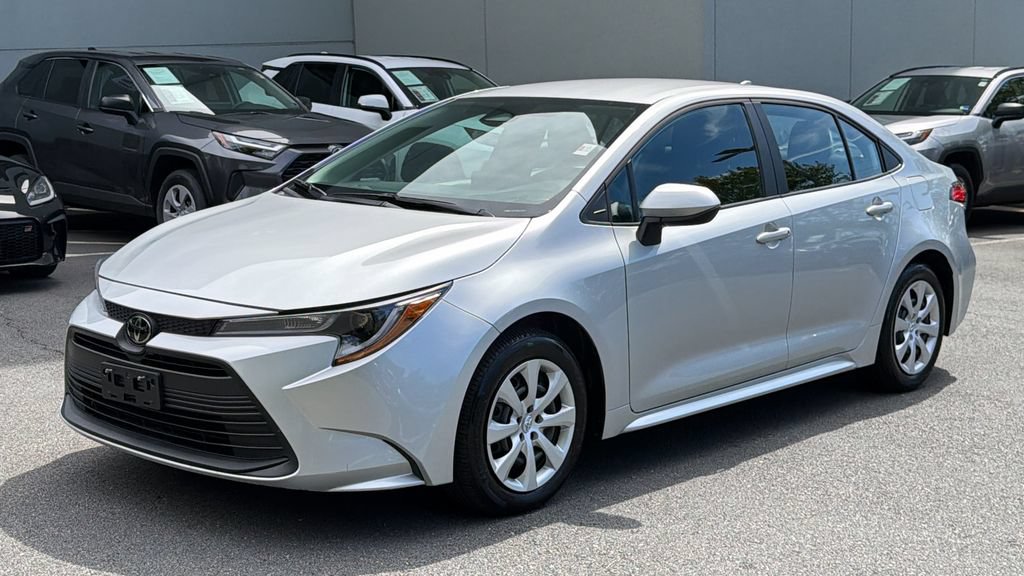 Used 2026 Toyota Corolla LE FWD image 2
