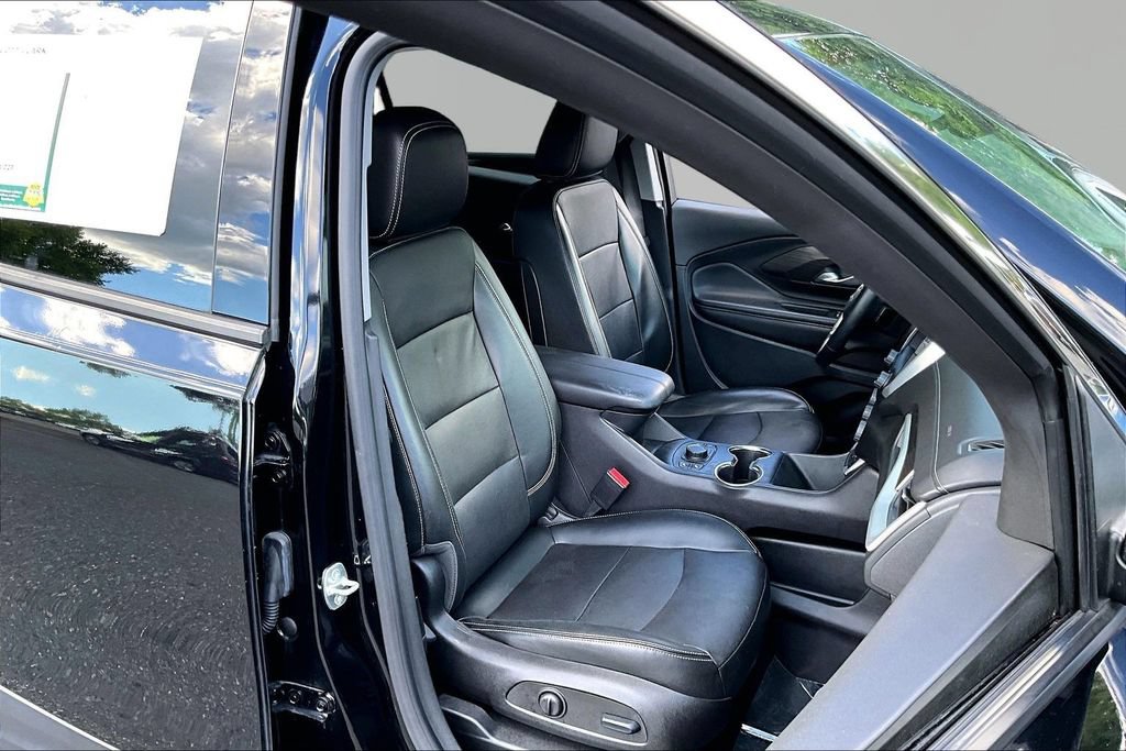 Used 2023 GMC Terrain SLT w/ LPO, Floor Liner Package FWD image 22