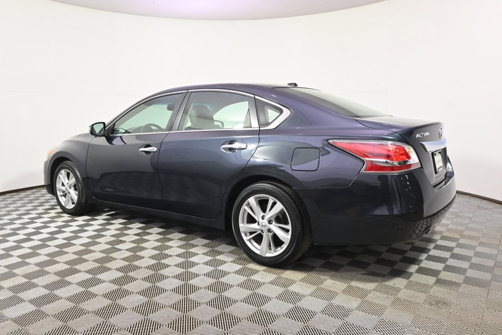 Used 2014 Nissan Altima 2.5 SL w/ Moonroof Package image 3