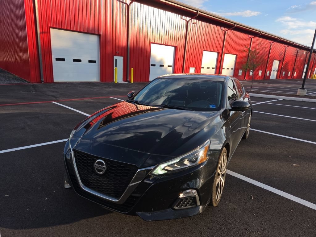 Used 2020 Nissan Altima 2.5 SR FWD image 2