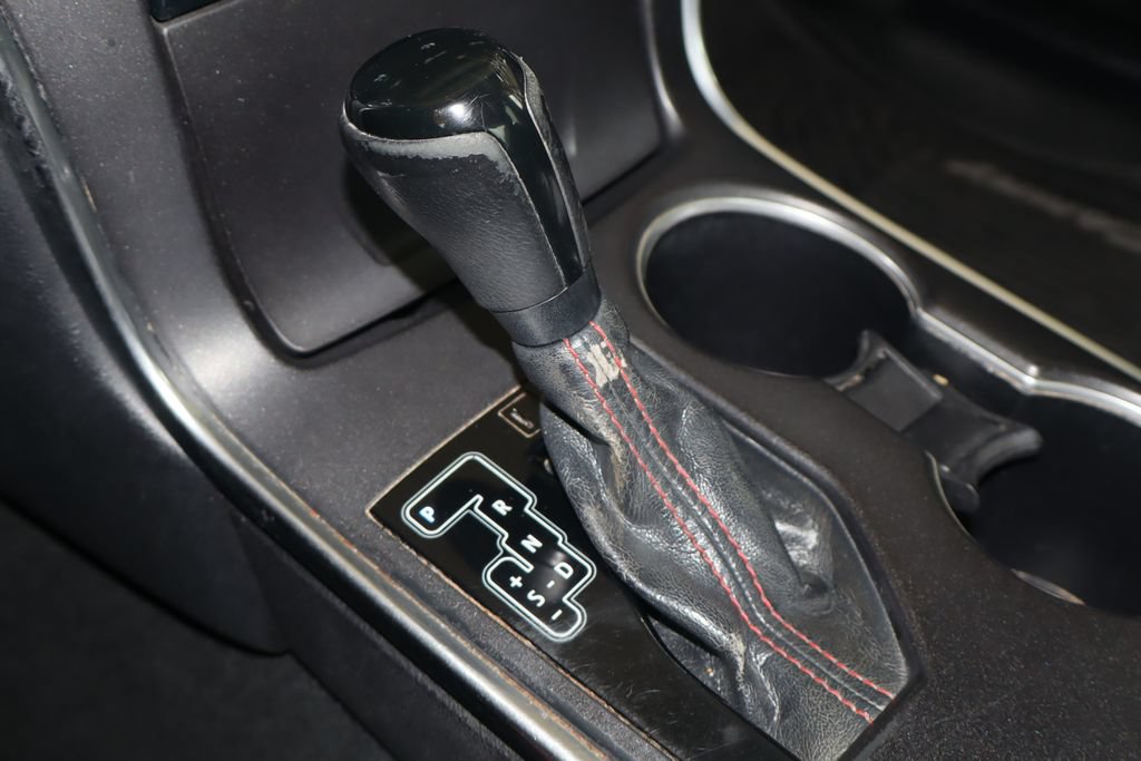 Used 2015 Toyota Camry SE FWD image 25