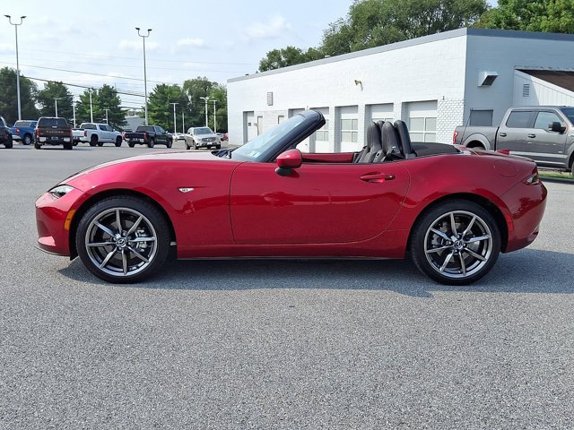 Certified 2021 MAZDA MX-5 Miata Grand Touring RWD image 6