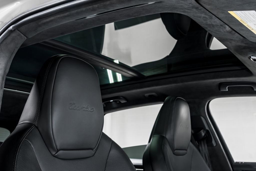 Used 2022 Porsche Cayenne Turbo AWD/4WD image 42
