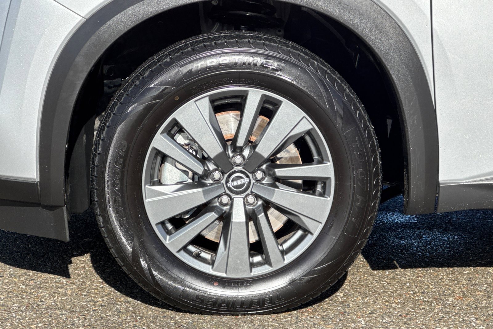 Used 2024 Nissan Pathfinder SV image 12