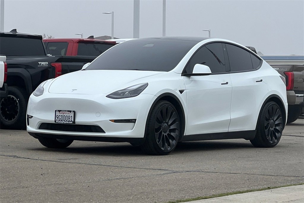Used 2023 Tesla Model Y Performance image 10