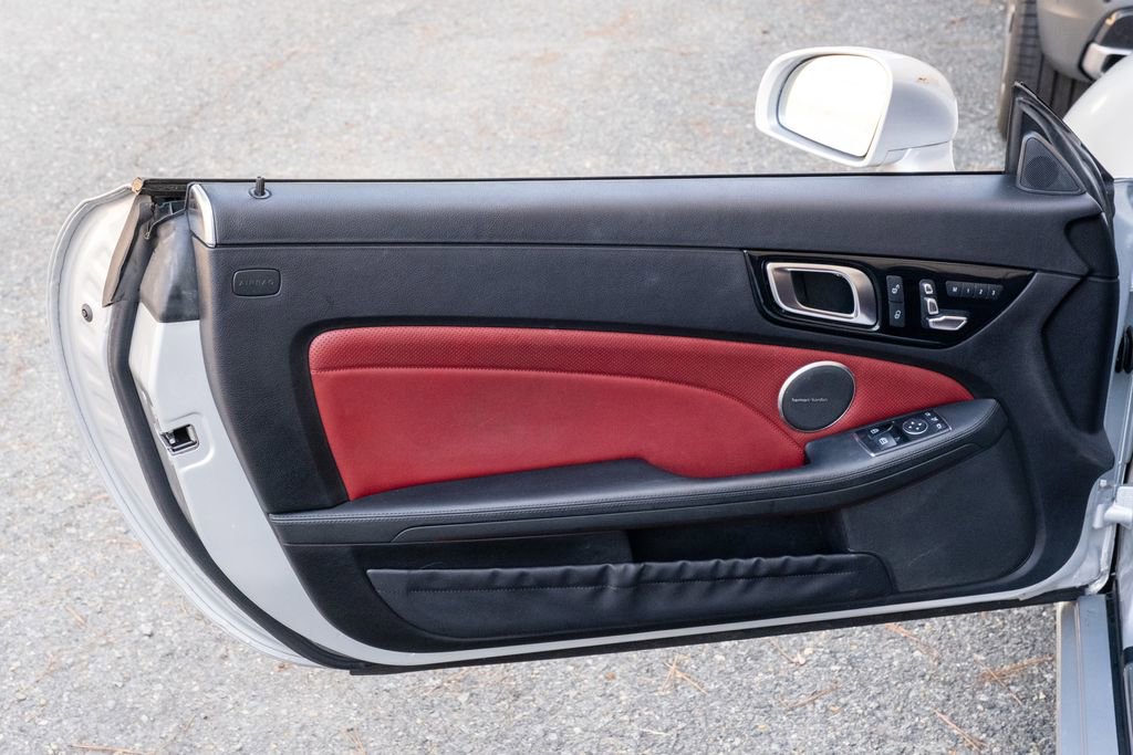 Used 2017 Mercedes-Benz SLC 300 image 12