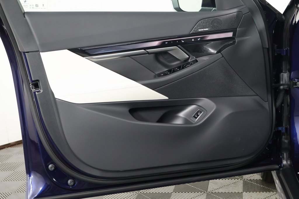New 2027 BMW 530i w/ Premium Package RWD image 7