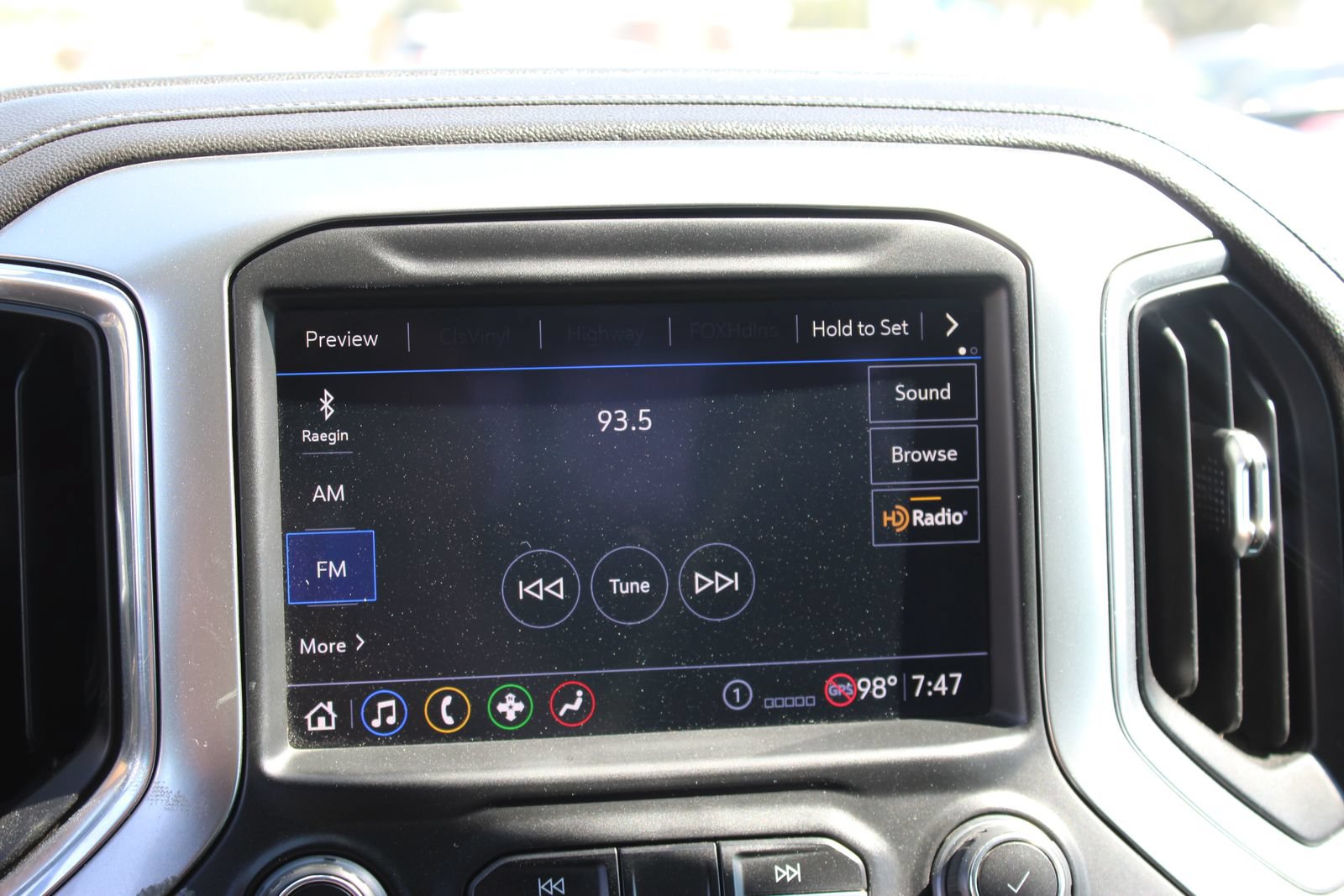 Used 2020 Chevrolet Silverado 1500 LT w/ Texas Edition AWD/4WD image 15