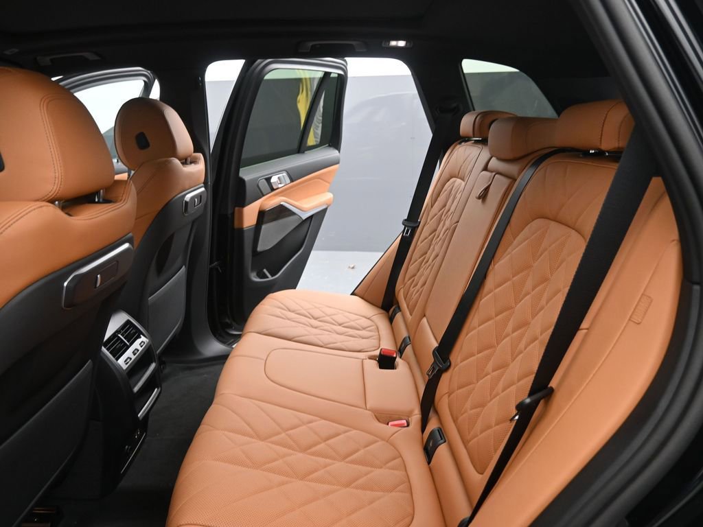 New 2026 BMW X5 xDrive50e w/ Premium Package AWD/4WD image 30