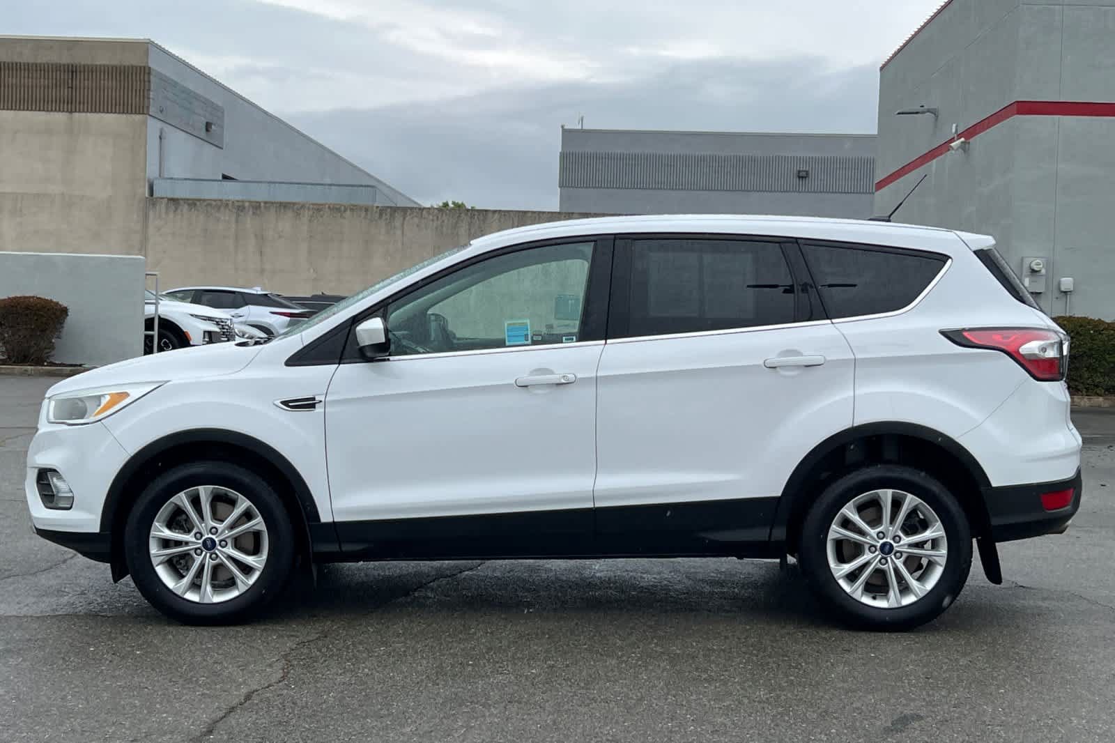 Used 2017 Ford Escape SE AWD/4WD image 9