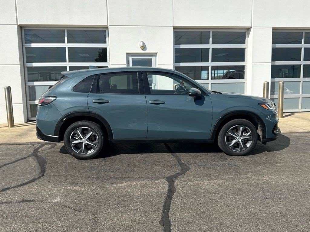 Used 2024 Honda HR-V EX-L image 3