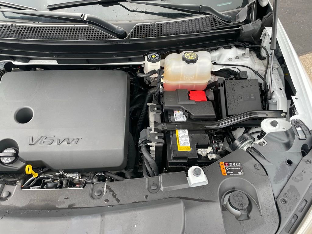 Used 2023 Chevrolet Traverse LT image 38