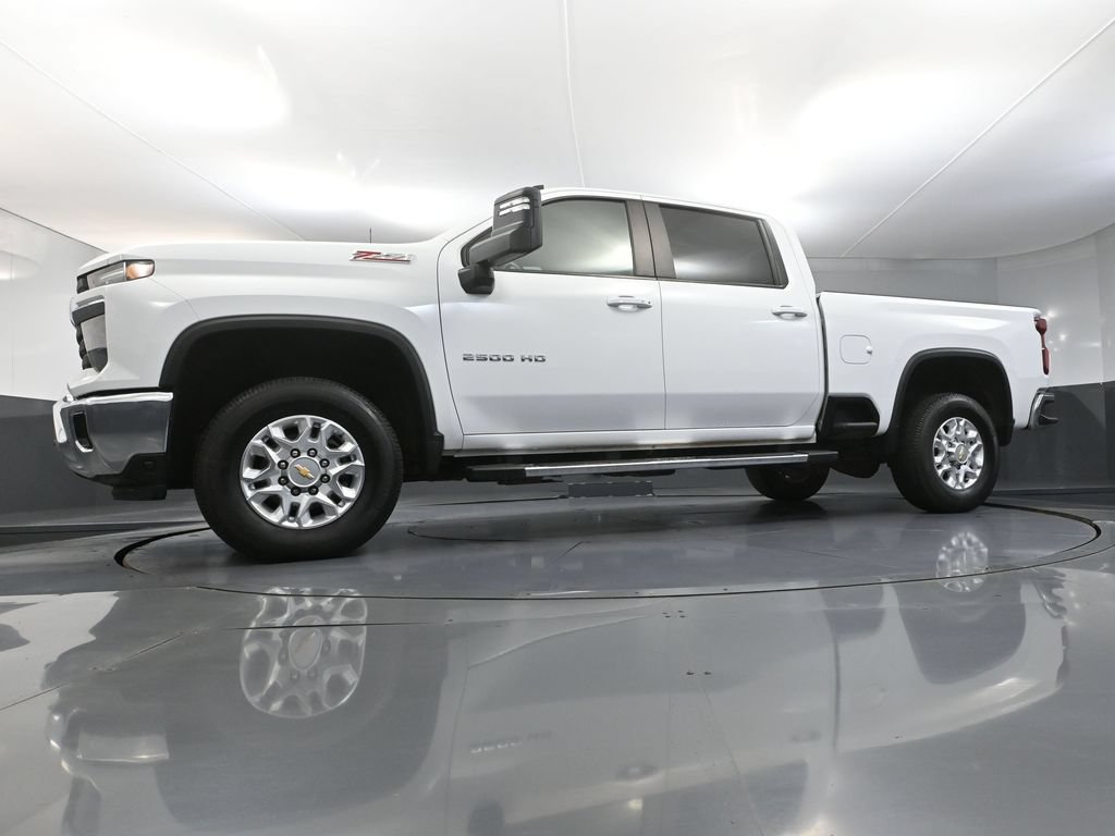Used 2025 Chevrolet Silverado 2500 LT AWD/4WD image 43