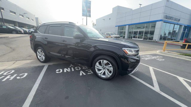 Used 2021 Volkswagen Atlas SE w/ Panoramic Sunroof Package image 2