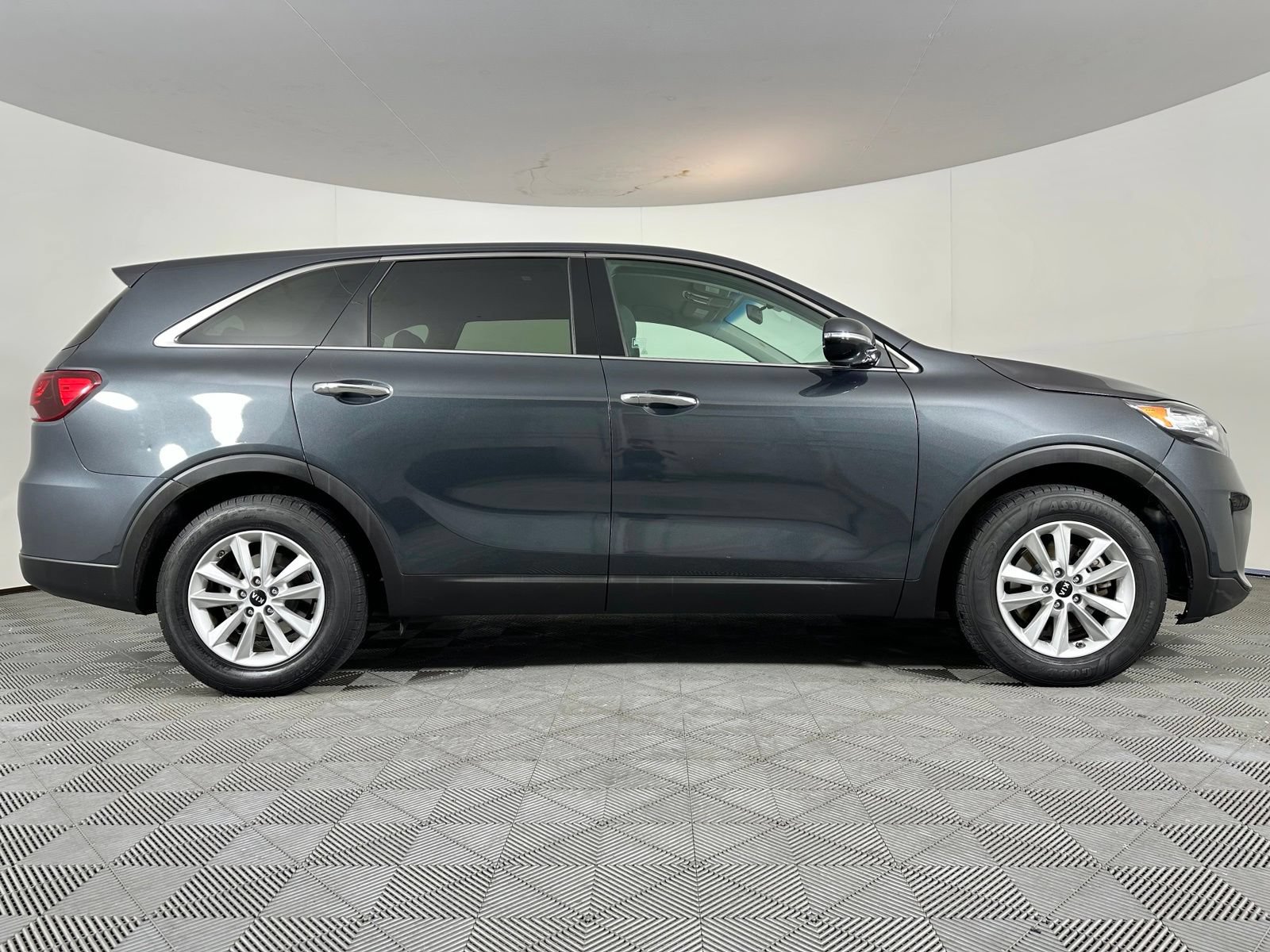 Used 2020 Kia Sorento FWD V6 image 30