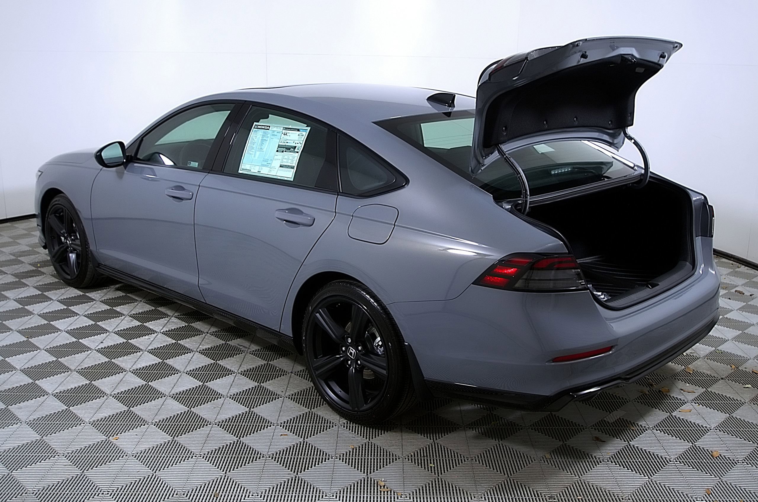 Used 2024 Honda Accord Sport image 10