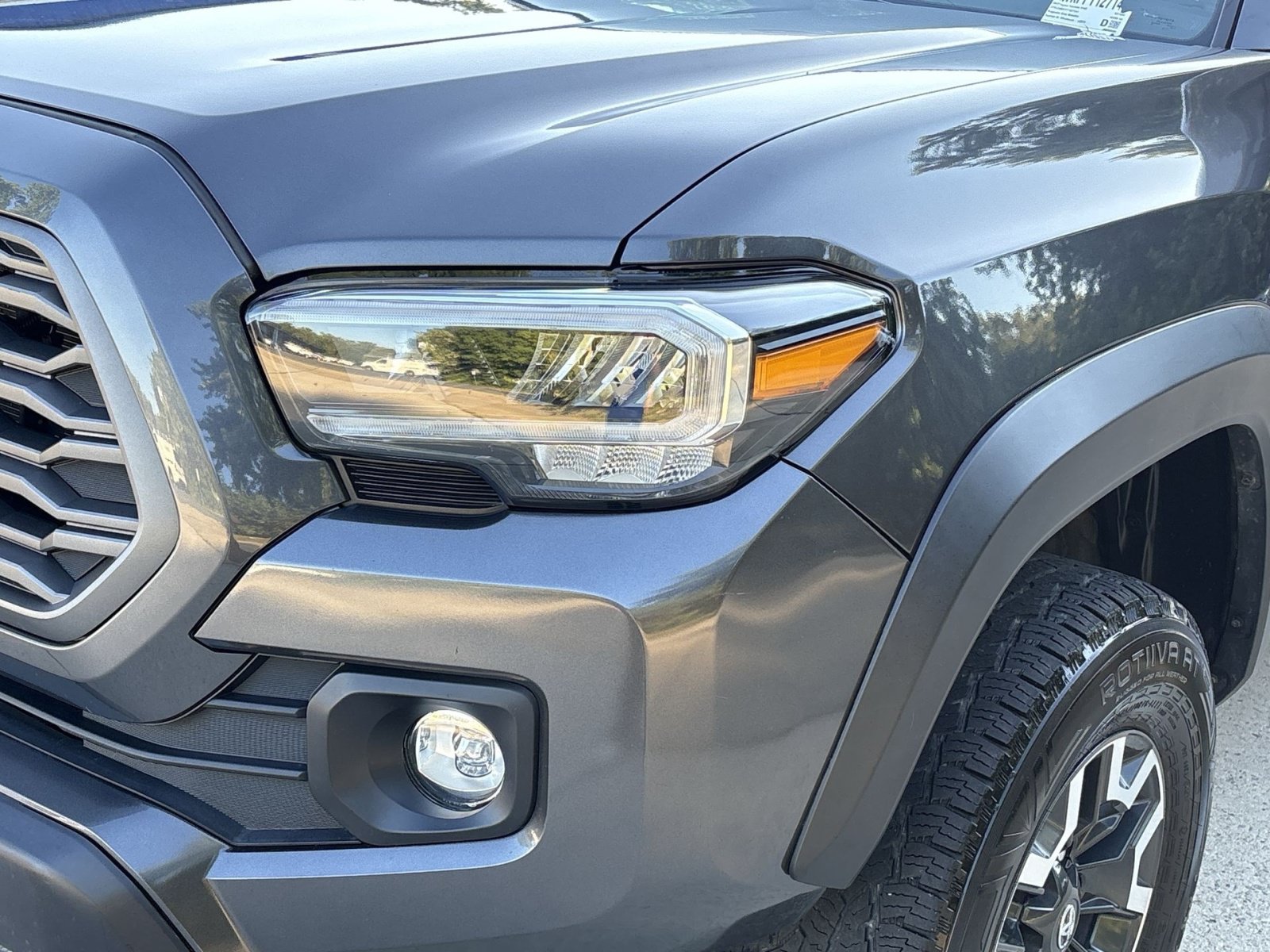 Used 2023 Toyota Tacoma TRD Off-Road w/ Technology Package AWD/4WD image 12