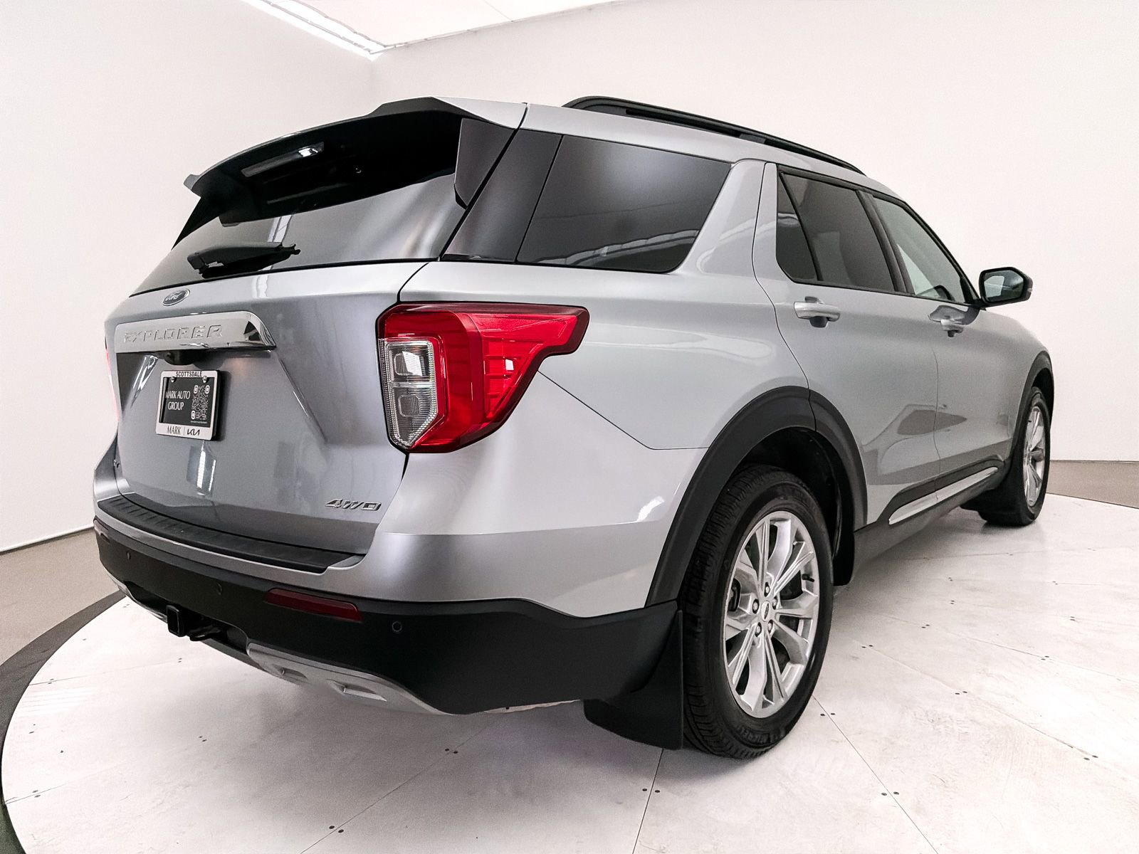 Used 2024 Ford Explorer XLT w/ Equipment Group 202A image 20