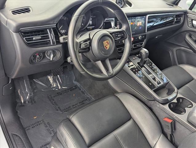 Used 2023 Porsche Macan image 10