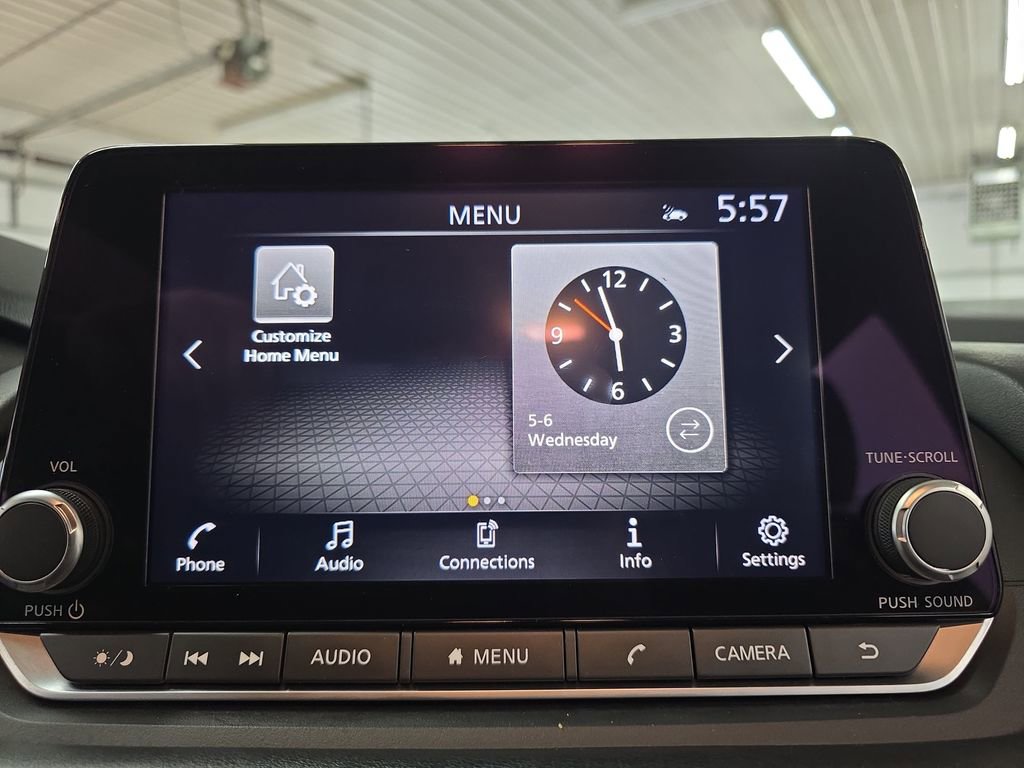 Used 2024 Nissan Rogue SV AWD/4WD image 23
