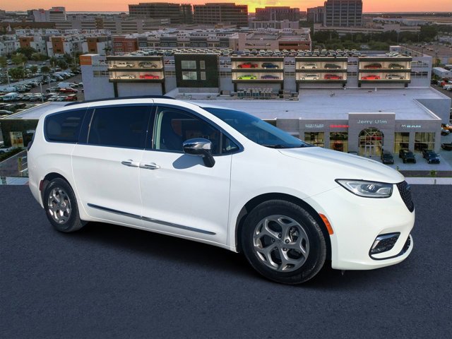 Used 2023 Chrysler Pacifica Limited