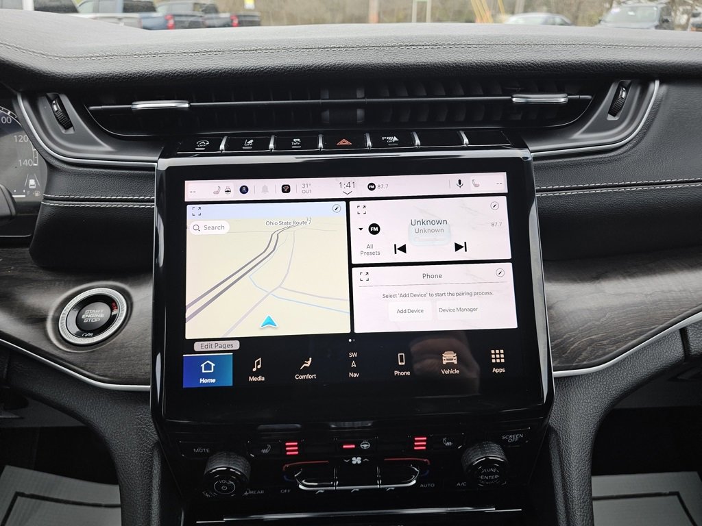 Used 2024 Jeep Grand Cherokee Limited image 3