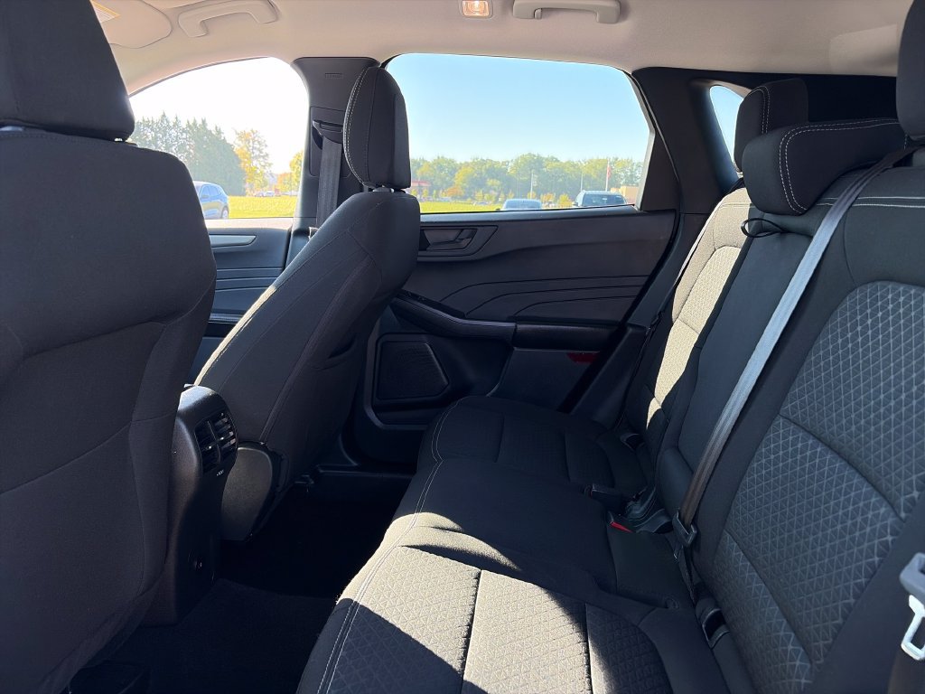 Used 2025 Ford Escape Active AWD/4WD image 28