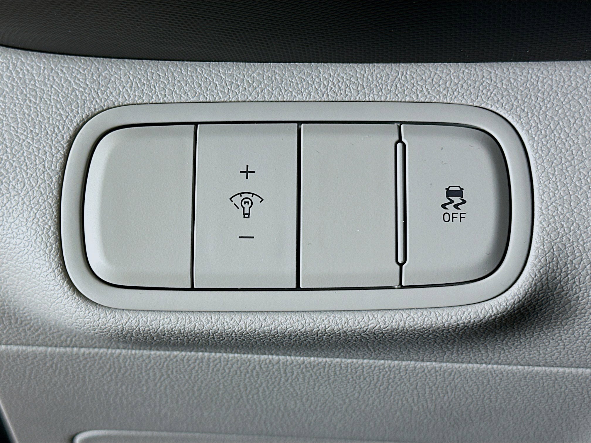 Used 2025 Hyundai Venue SEL image 17