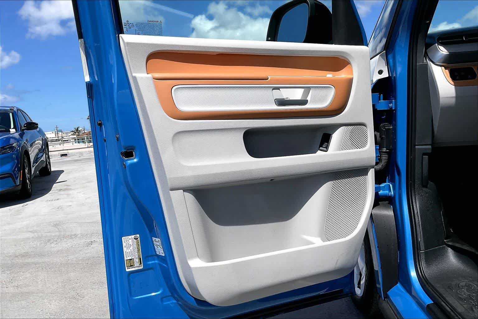 Used 2025 Volkswagen ID. Buzz 1st Edition AWD/4WD image 27