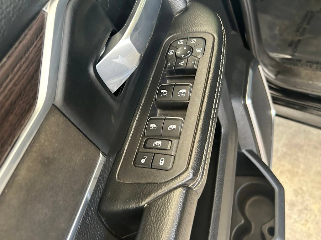 Used 2025 RAM 3500 Laramie w/ Sport Appearance Package AWD/4WD image 43